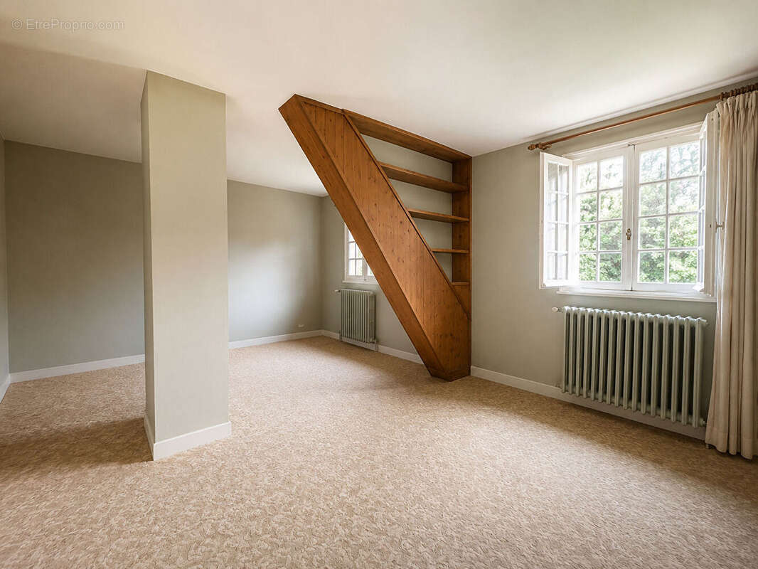 Maison 169 m² à Lavoux  - photo 6
