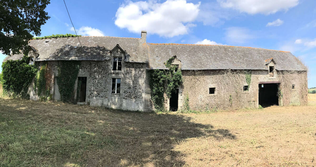 Maison à NOYAL-PONTIVY