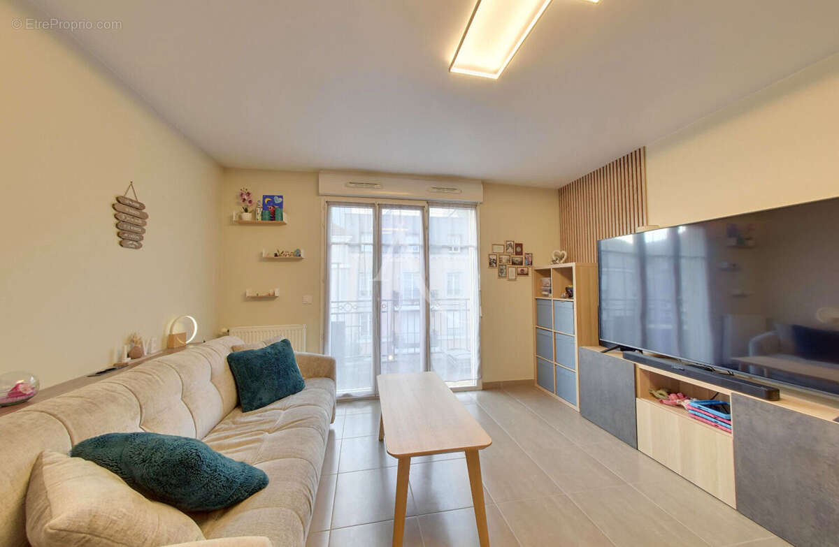 Appartement à OZOIR-LA-FERRIERE