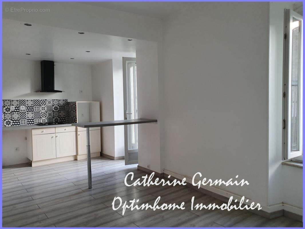 A Aigues Vives (11), à vendre : maison de village à rénover avec cour, terrasse et grand garage - photo 2
