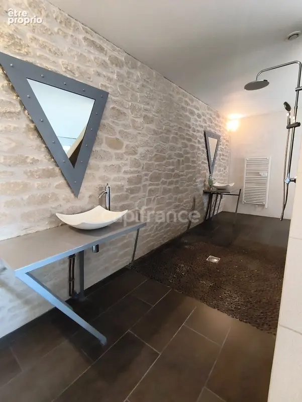  RARE À LA VENTE – Propriété d’exception avec piscine et fort potentiel  - photo 12