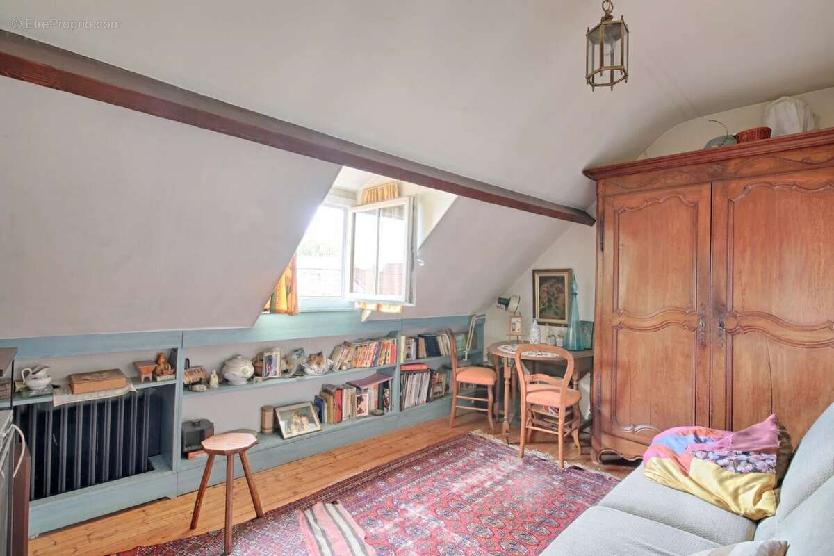 Maison à SAINT-MAUR-DES-FOSSES