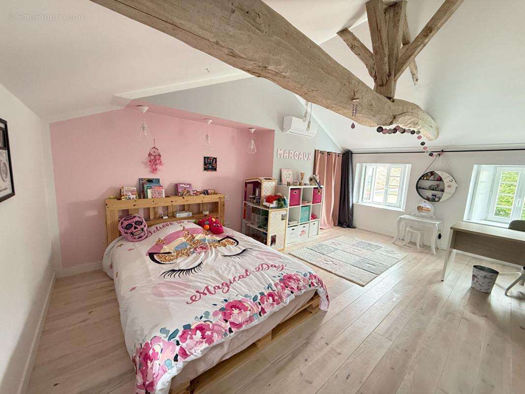 Maison à SAINT-GENIS-D&#039;HIERSAC