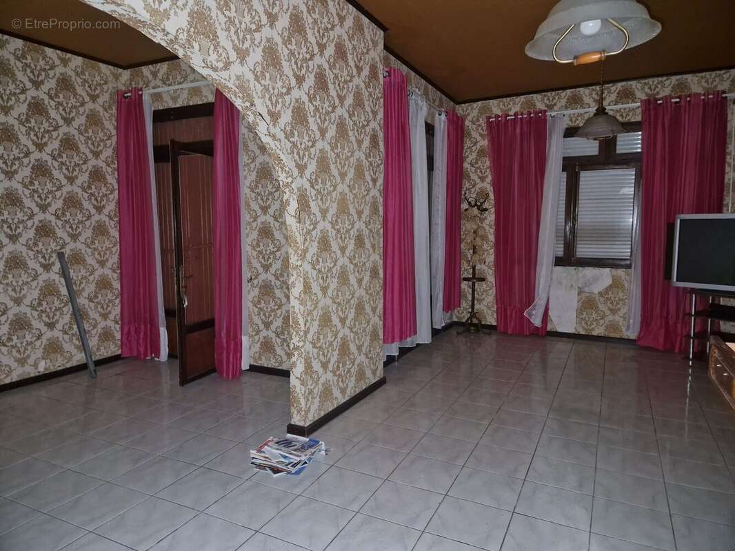 Maison 191 m² à Le Tampon  - photo 6