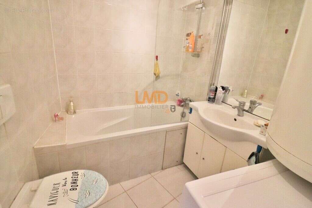 Appartement à MONTMEYAN