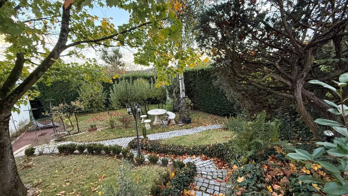 Maison à BREUX-JOUY