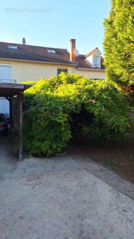 Appartement à SAINT-REMY-LES-CHEVREUSE