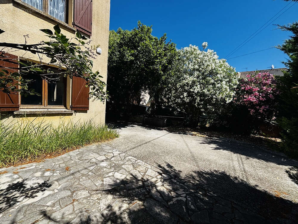 Maison 5 pièces avec Mazet totalisant 155m2 sur une parcelle de 500m2 - photo 3