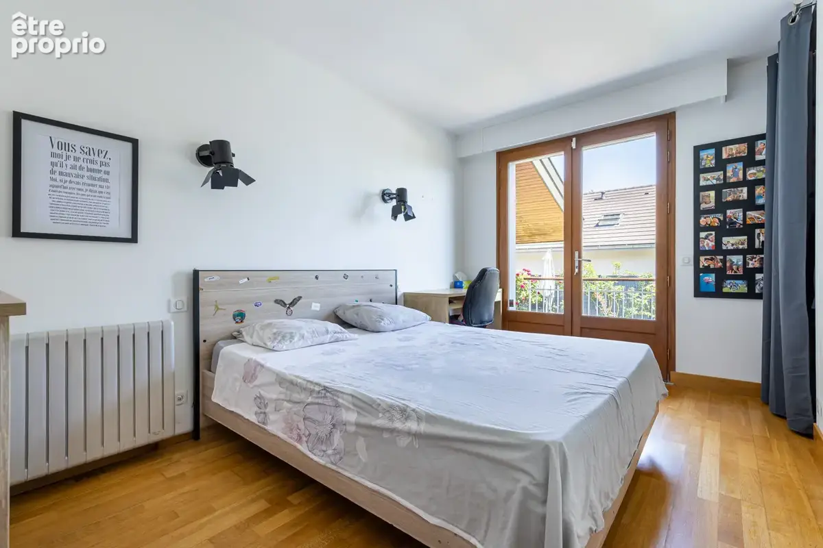 Maison - Poisy - 238 m2 avec piscine - photo 12