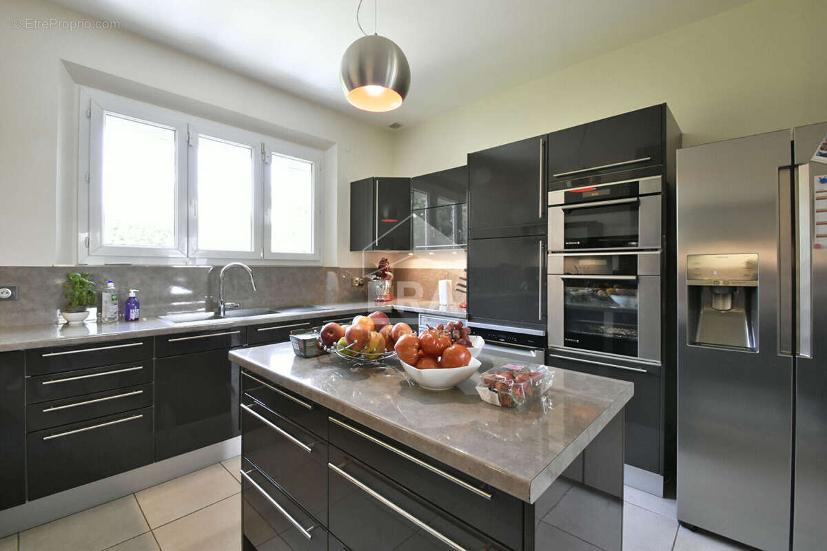 Maison à SAINT-REMY-L'HONORE