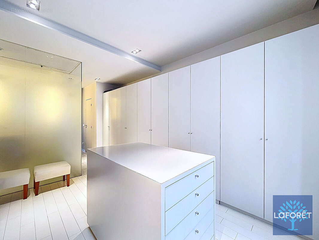 Appartement à PARIS-9E