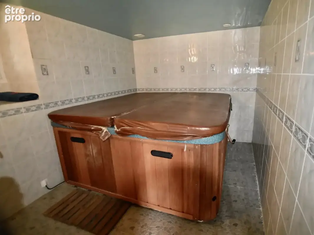 Magifique Longère avec piscine intérieure, 2 maison d'amis et 7 ha de terrain. - photo 14