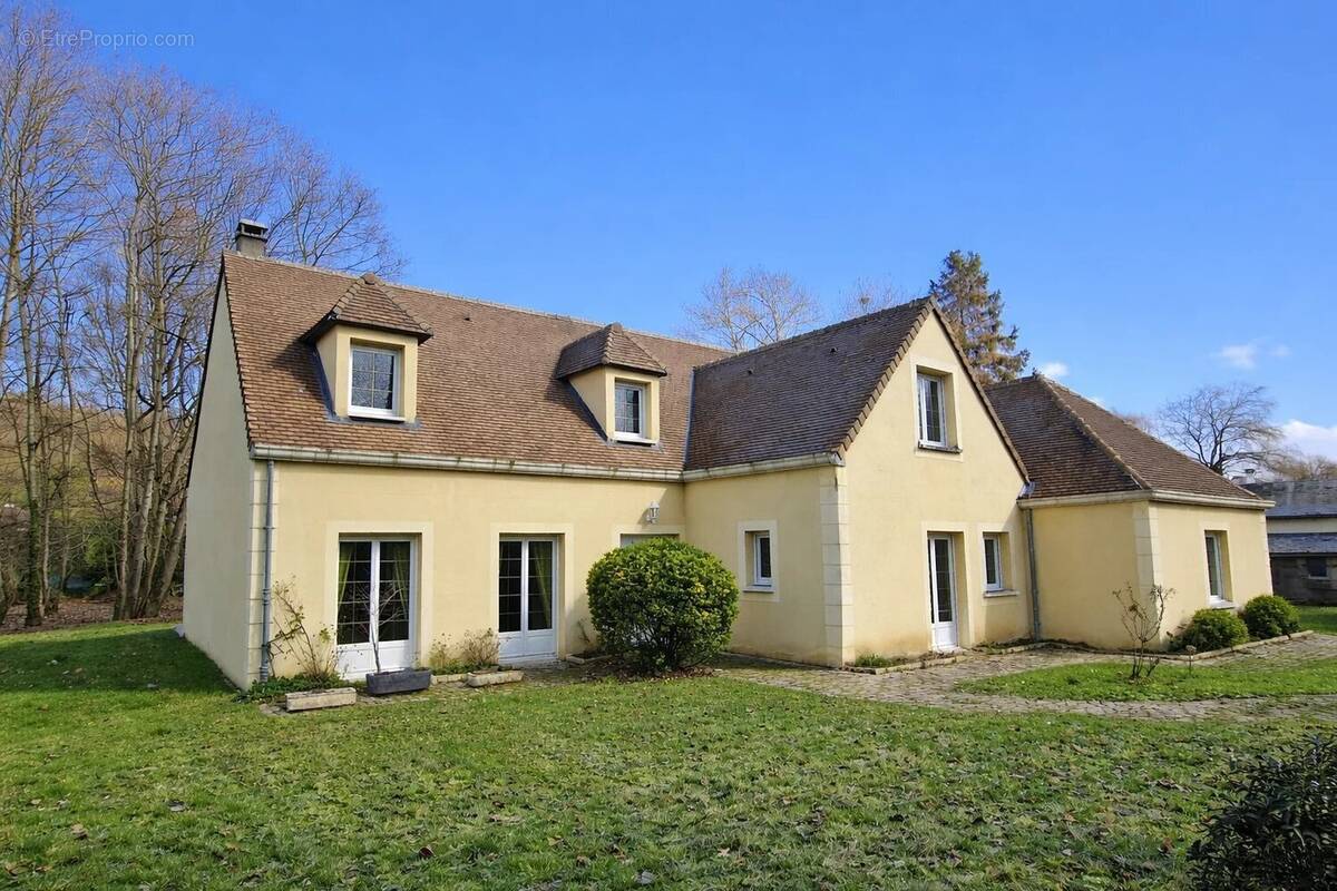 Maison à CHATEAUFORT