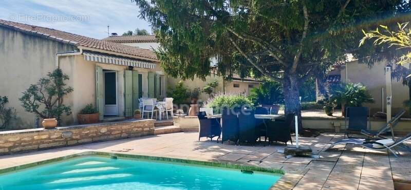 Maison à FONTVIEILLE