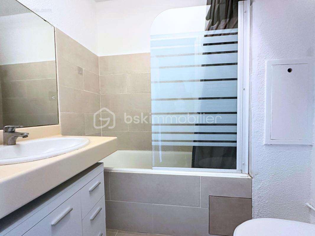 Studio rénové Port de HYERES - photo 4