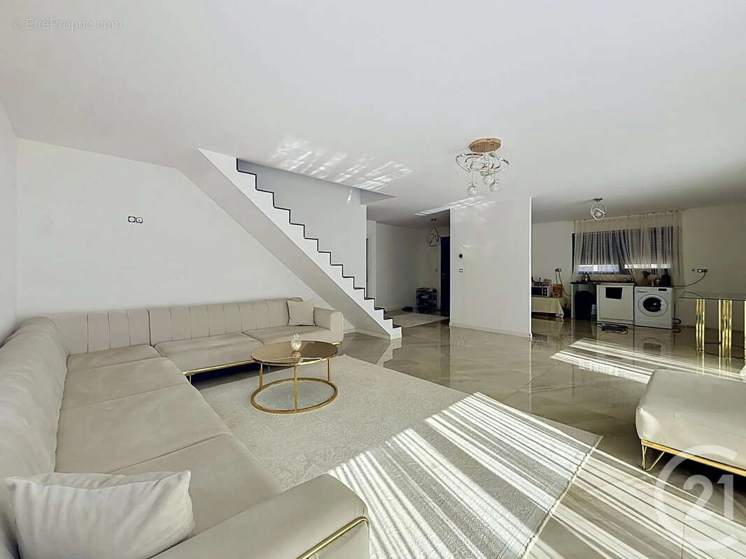 Maison 143 m² à Perrigny-Les-Dijon  - photo 4