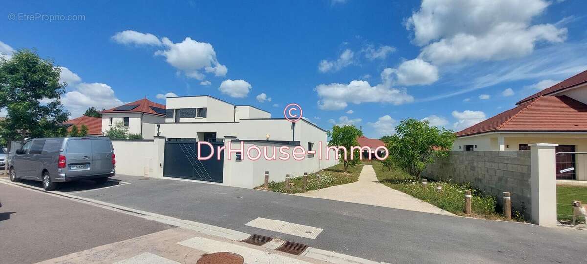 Maison à BREVIANDES