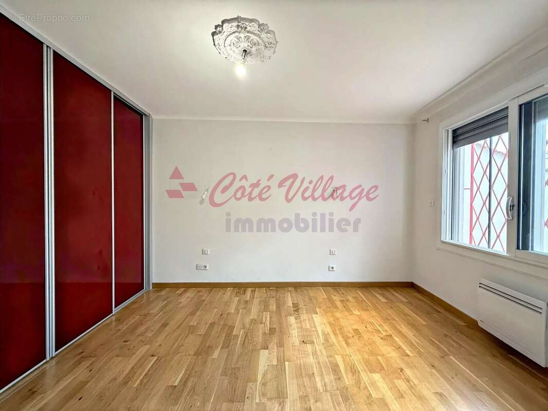 Narbonne – Quartier Révolution - Maison de ville avec grand garage et terrasse - photo 6