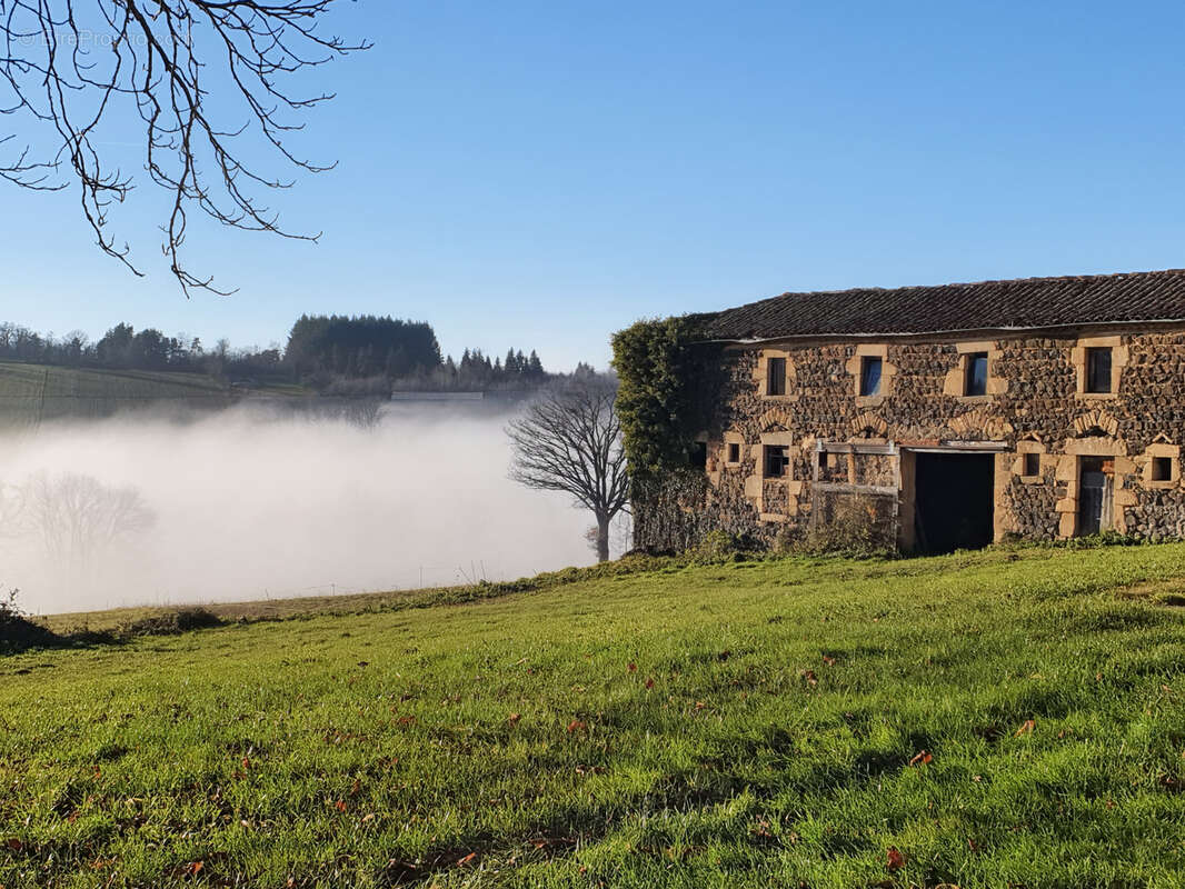 Maison à SUGERES