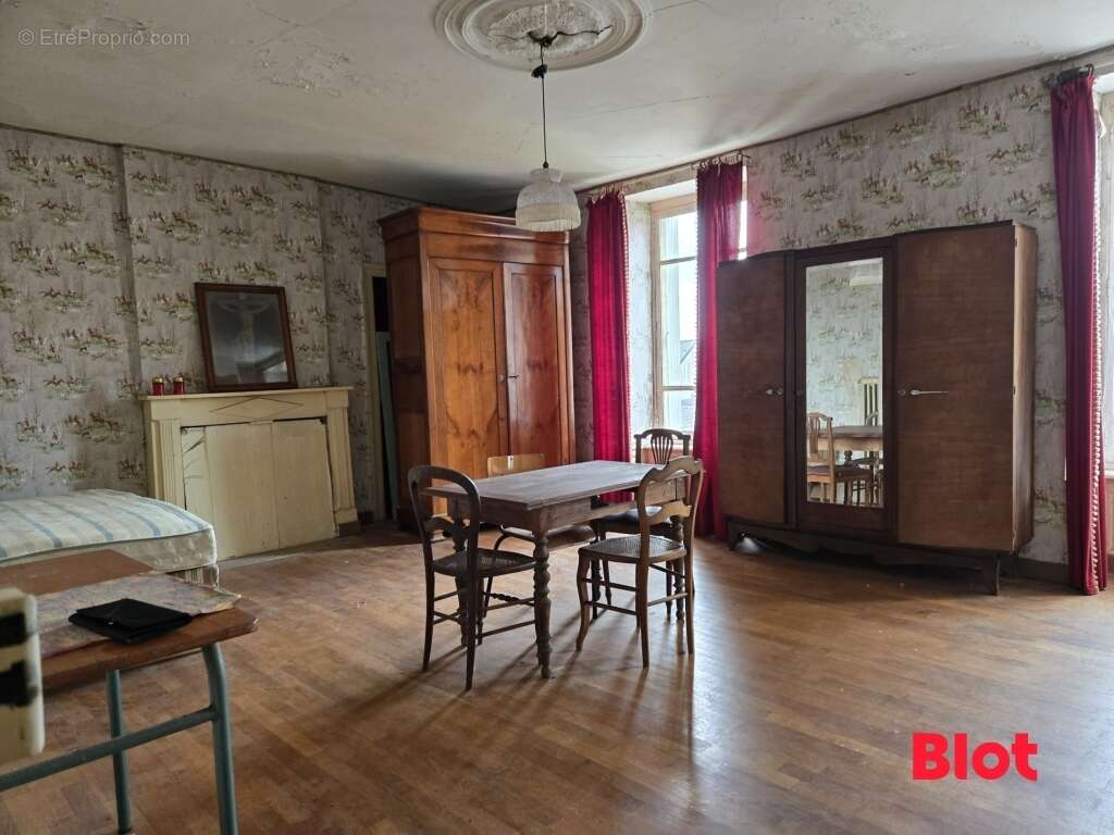 Maison à SAINT-BRICE-EN-COGLES