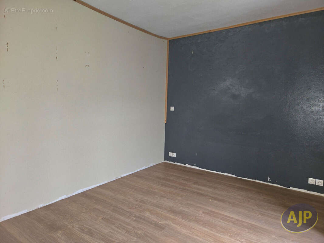 Maison à SAINT-JEAN-BREVELAY