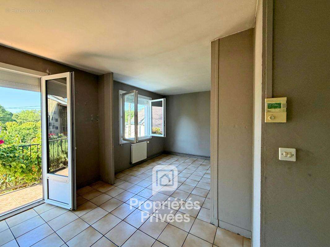 À vendre à azay-le-rideau (37190) : propriété de 236 m2 avec deux maisons - photo 15