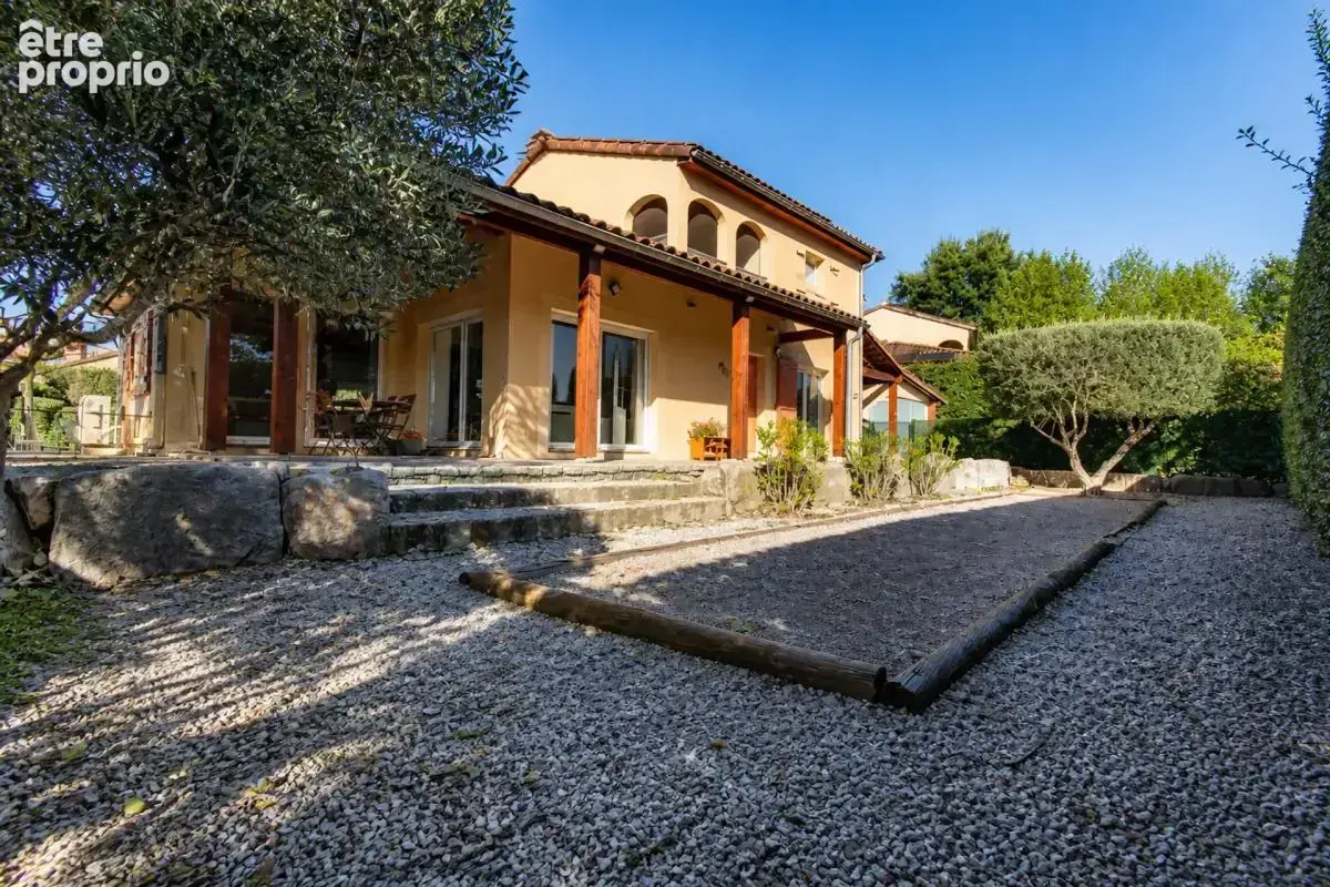 Maison de 6 pièces de 130 m² à Vallon-Pont-d'Arc - photo 6