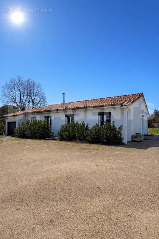 74C7F61A-EB14-43E5-AC59-6C8700802F56 - Maison à SAINT-ETIENNE-DE-TULMONT