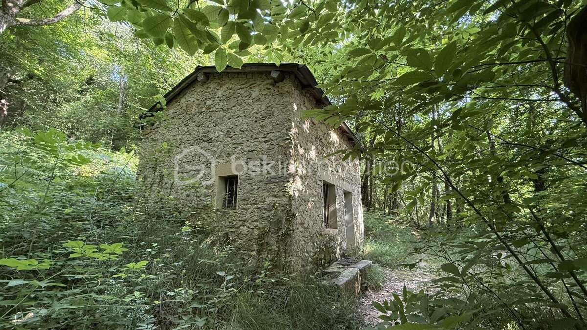 Terrain à SAINT-NAZAIRE-EN-ROYANS