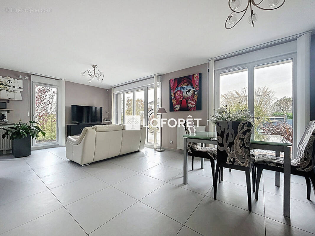 Maison à VERT-SAINT-DENIS