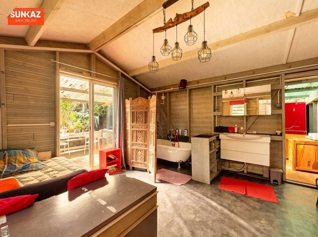 Maison 39 m² à Le Tampon  - photo 2