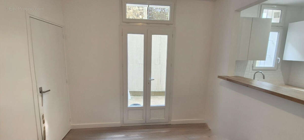 Appartement à PARIS-14E