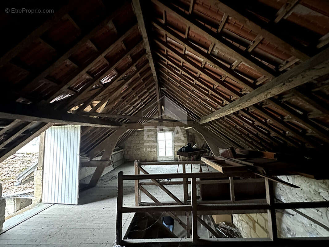 Maison à COUCY-LE-CHATEAU-AUFFRIQUE