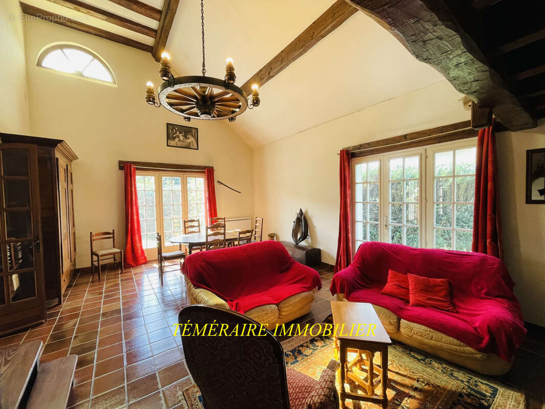 MONNET-LA-VILLE - Maison individuelle de plain-pied de 160 m2 hab - photo 8