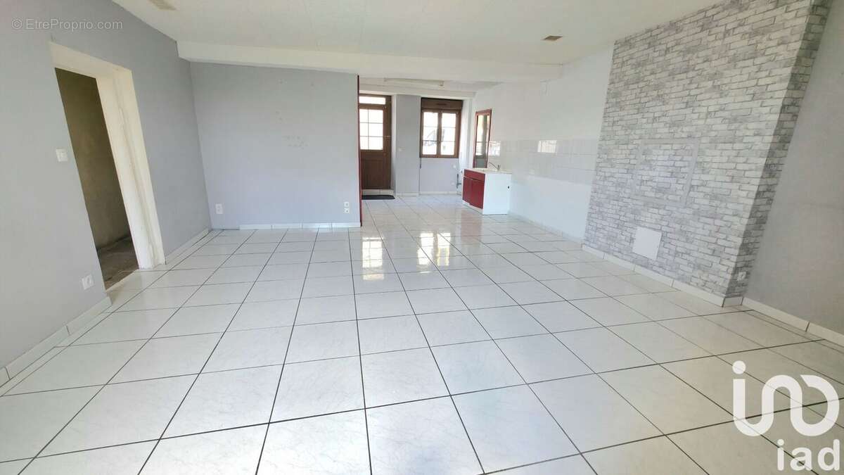 Photo 5 - Maison à CHATEAUVILLAIN