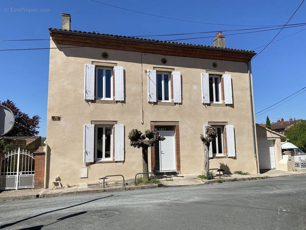 Maison à SAINT-JUERY