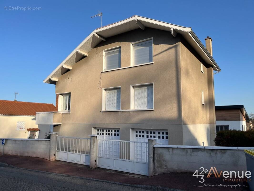 Maison à ANDREZIEUX-BOUTHEON