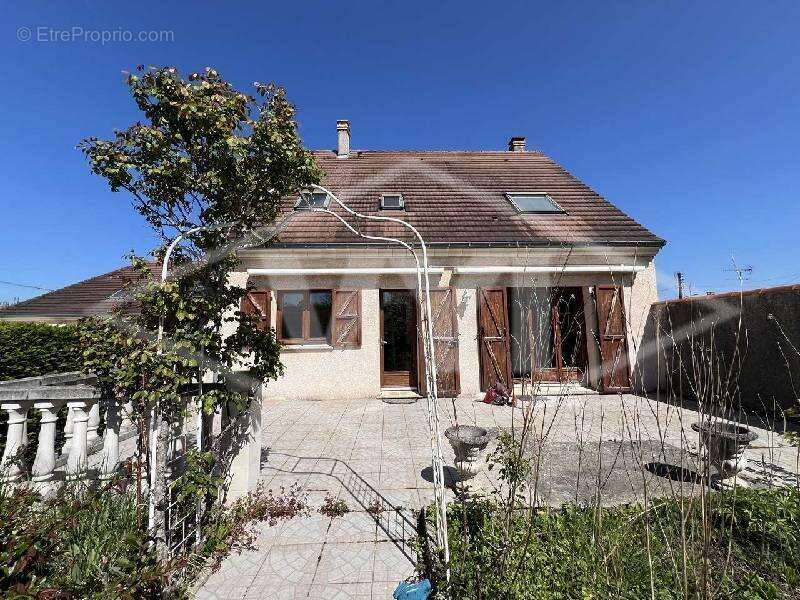 Maison à QUINCY-SOUS-SENART