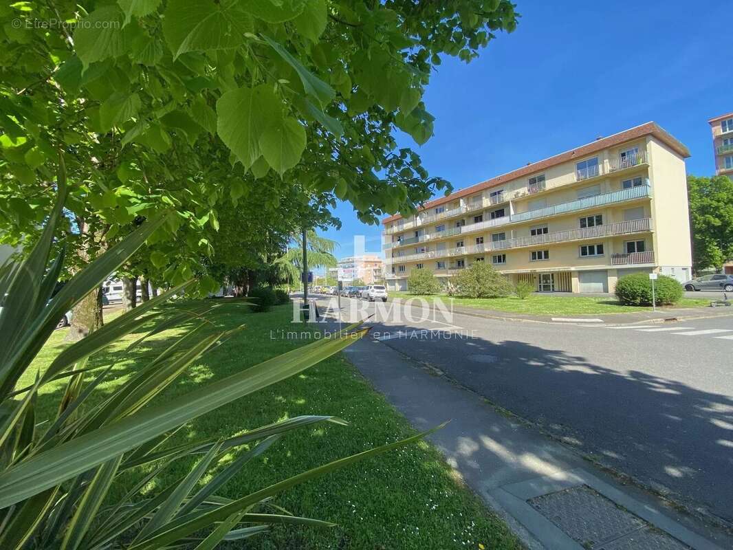 Appartement à BILLERE
