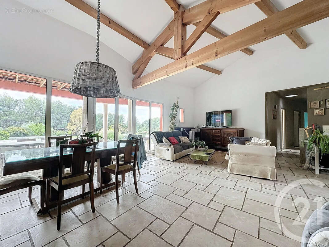 Maison 155 m² à Poussan  - photo 12