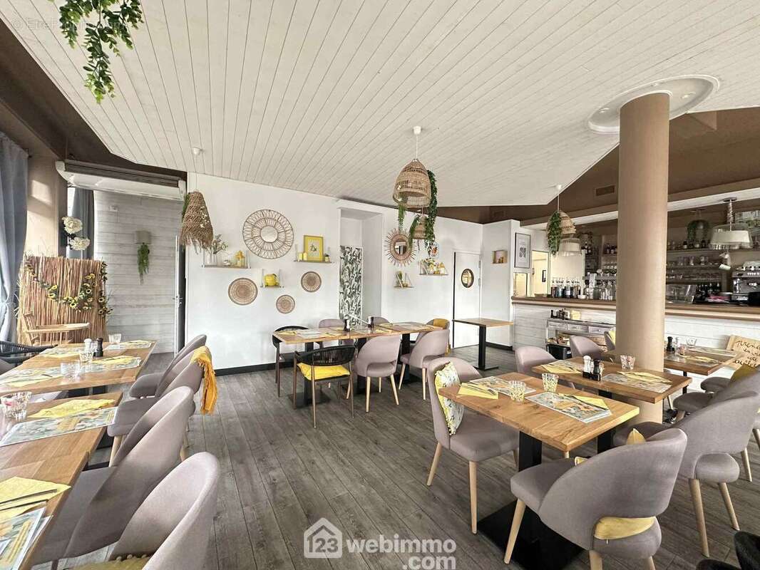 Prêt à accueillir une clientèle fidèle et de passage dans un cadre convivial - Commerce à LAON