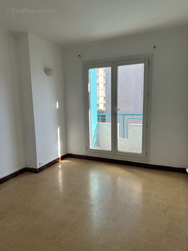 Appartement à MARSEILLE-5E