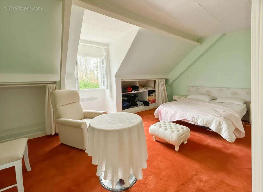 Maison à LA SELLE-SUR-LE-BIED