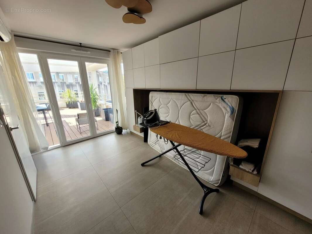 Appartement de standing en plein centre-ville - 5 pièces - 132.77 m² - photo 12