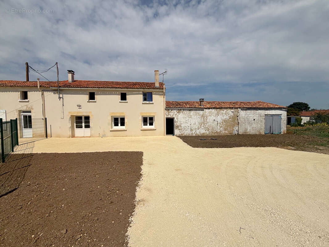 Maison à BALANZAC