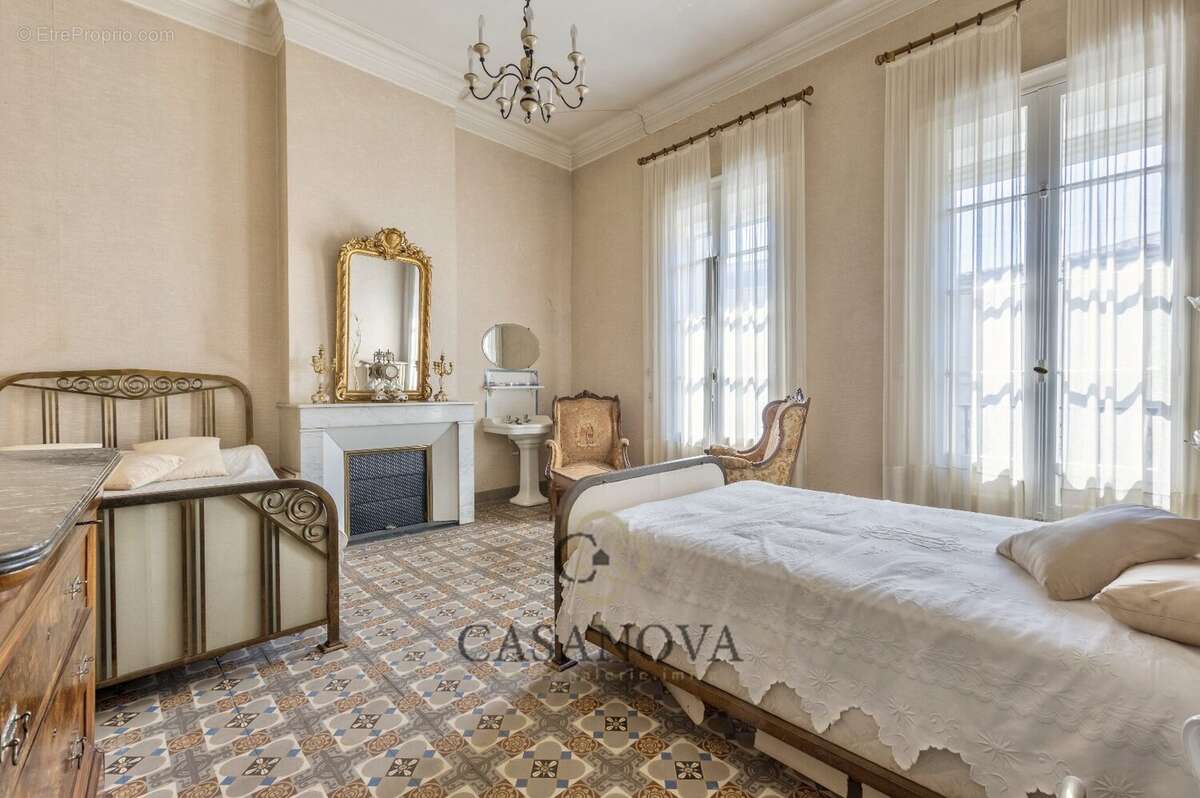 Maison à MAUGUIO