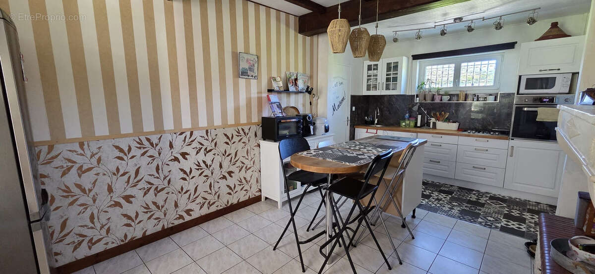 Maison à SAINT-DIZANT-DU-GUA