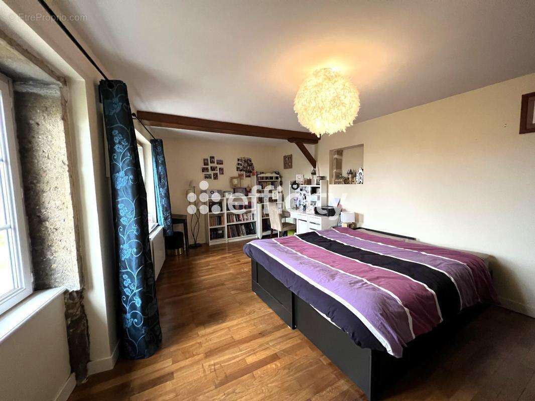 Maison à LACENAS