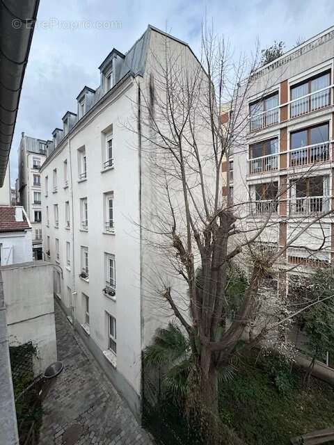 Appartement à PARIS-18E