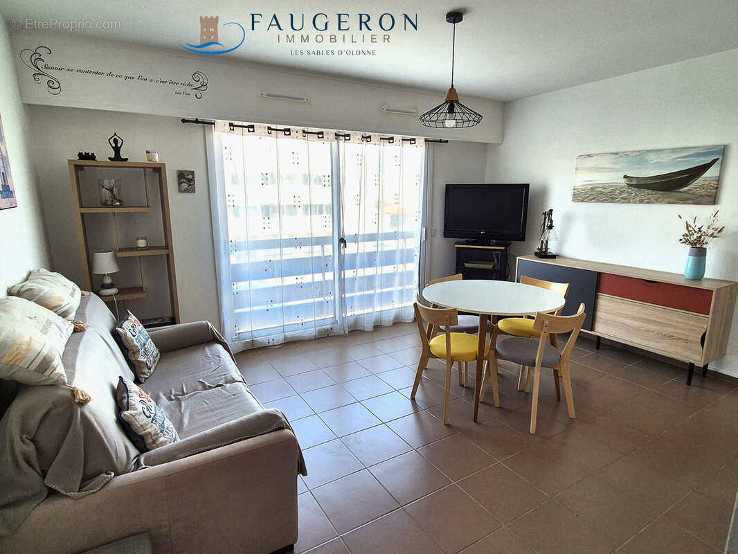 LA CHAUME - Appart T2 40 m2 hab. + parking privatif tout proche Mer - photo 4